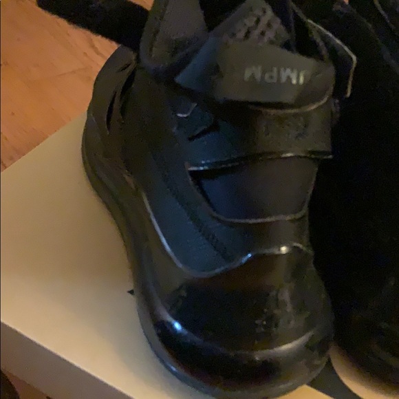 Women’s Jordan Air Latitude 720 - Picture 3 of 8